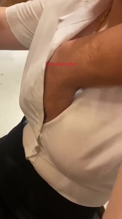 Bóp vú nhân viên hầm rượu rồi địt thêm “dịch vụ đặc biệt”