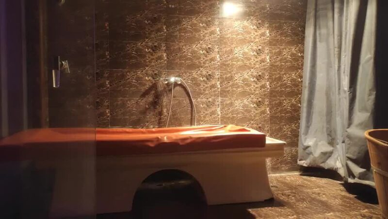 Chọn Gái Đĩ Tàu Khủng Trong Tiệm Massage