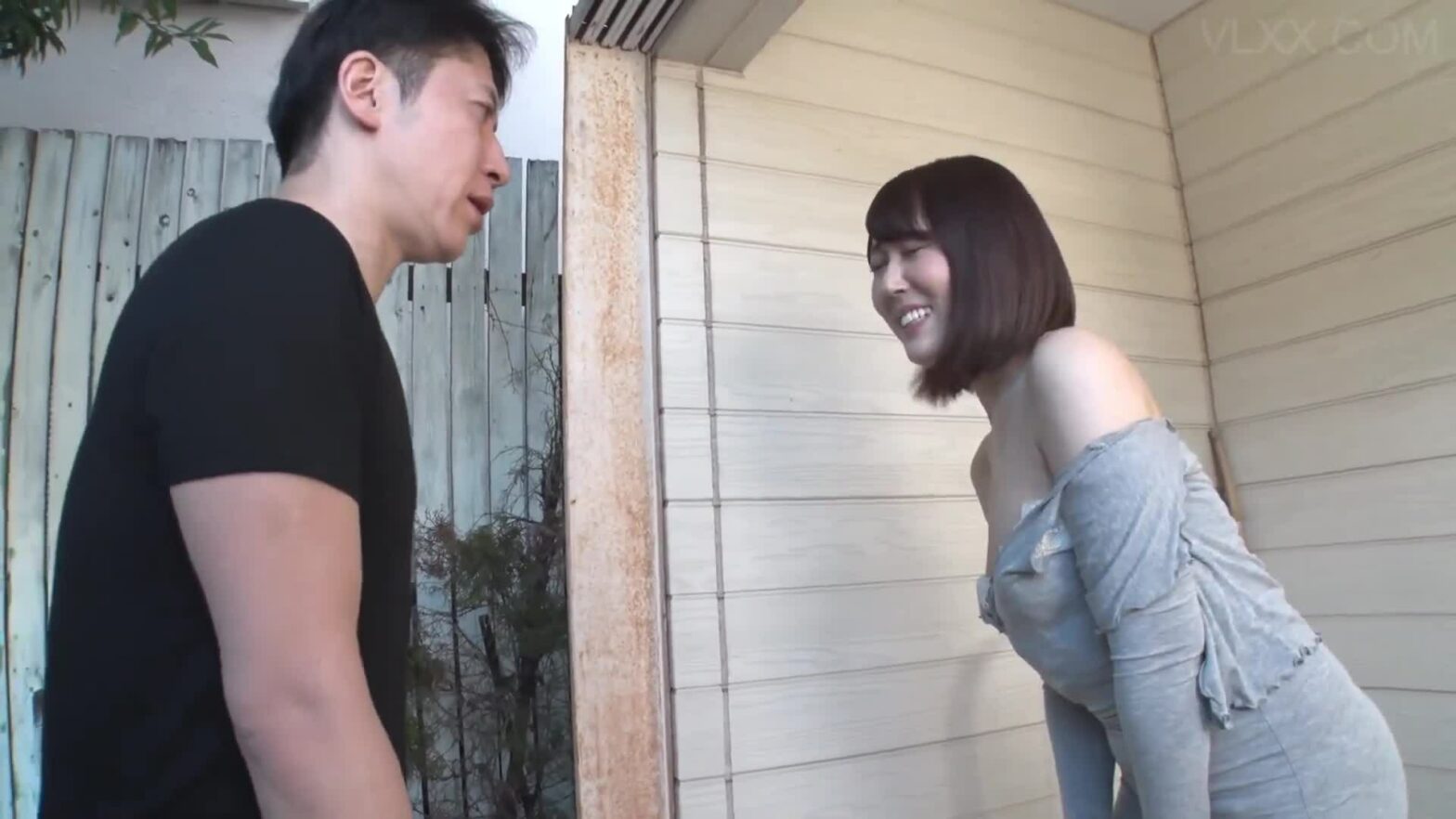 Sáng sớm sang bóp vú em hàng xóm rồi cái kết nóng bỏng