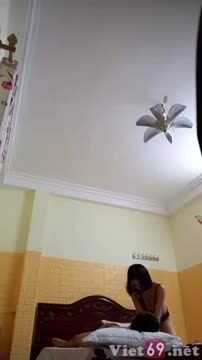 Quay lén lên giường với tình nhân massage