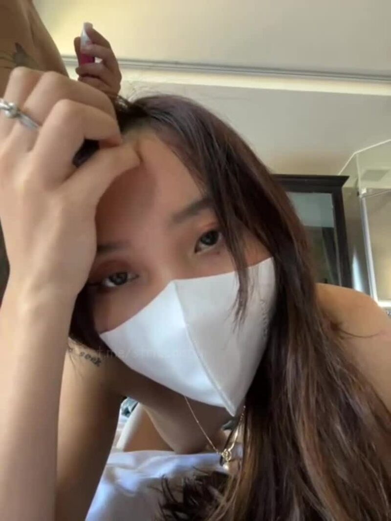 Nhờ anh người yêu đút sextoy vào bướm cực nứng