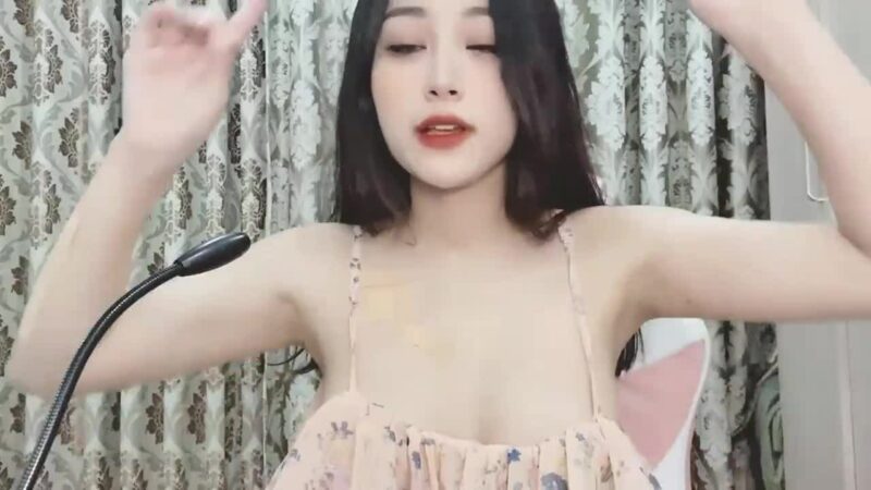 Giao lưu cùng idol livestream xinh đẹp kami