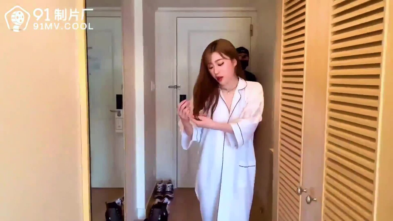 Thử thách chịu đựng sextoy rung trong lồn