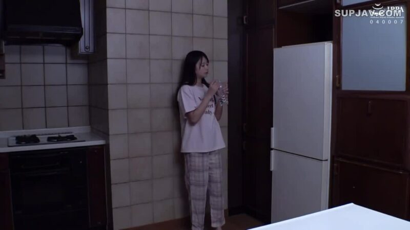Phát hiện em hàng xóm mở tiệm mát-xa, chồng yếu sinh lý