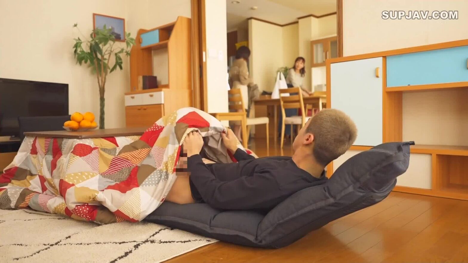 Mờ mắt vì vú chị bồ hồng hào căng tròn