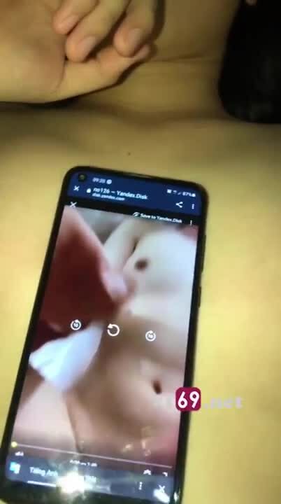 Vừa tâm sự vừa phang nhỏ bạn thân dâm