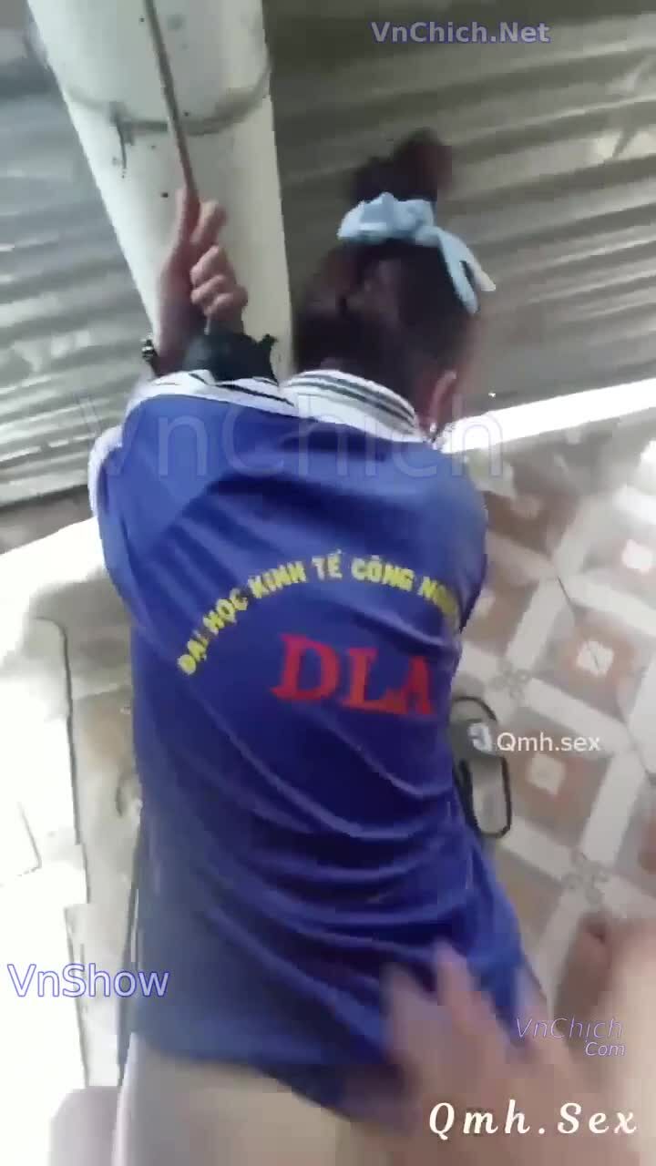 Làm tình em học sinh loli mông đẹp cafe võng