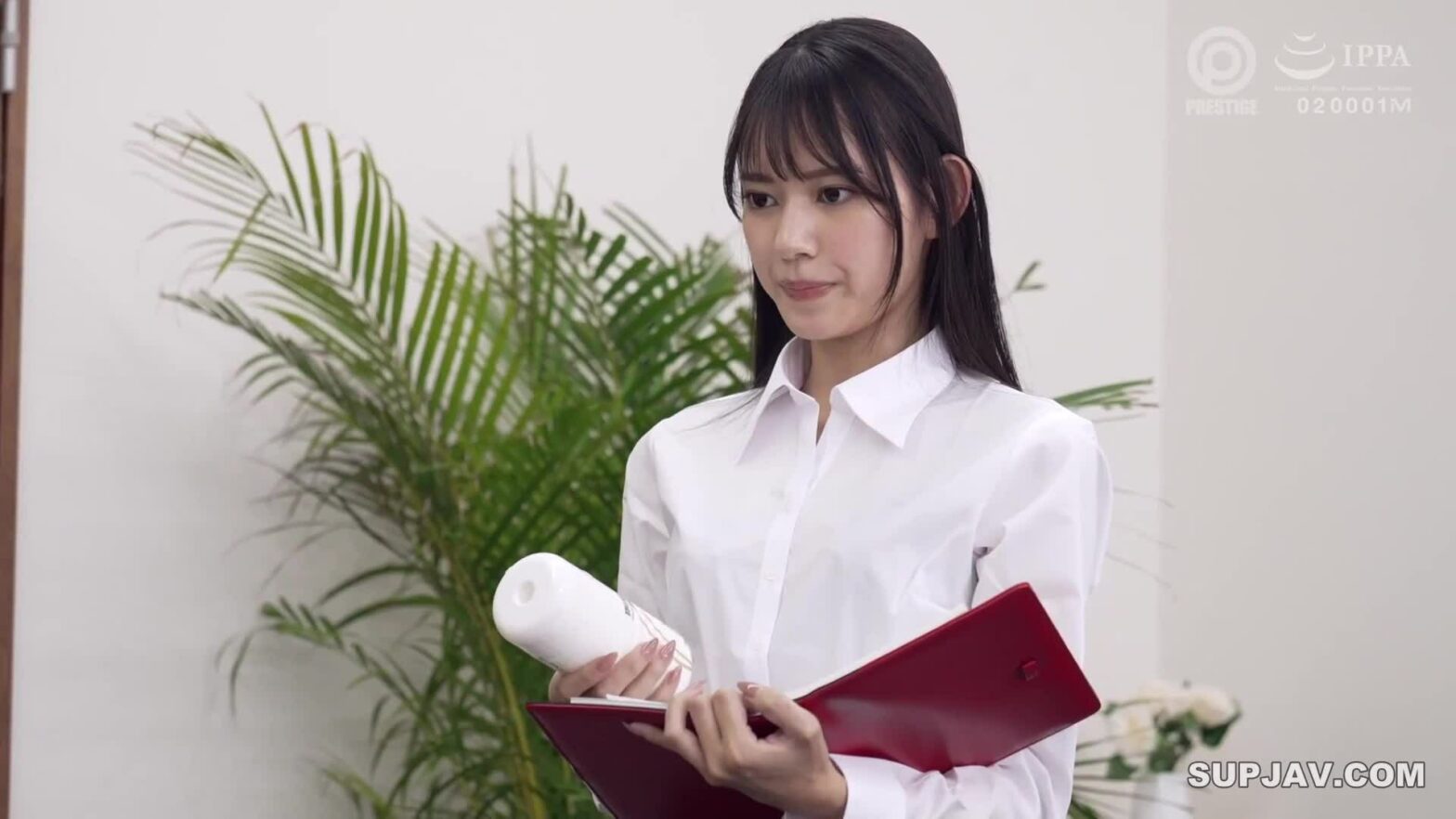 Em thư ký “yêu nghề” cho cả bệnh viện nện tung