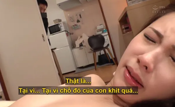 Tình cờ thấy chị gái bạn bị bố quan hệ bắn ngập lồn